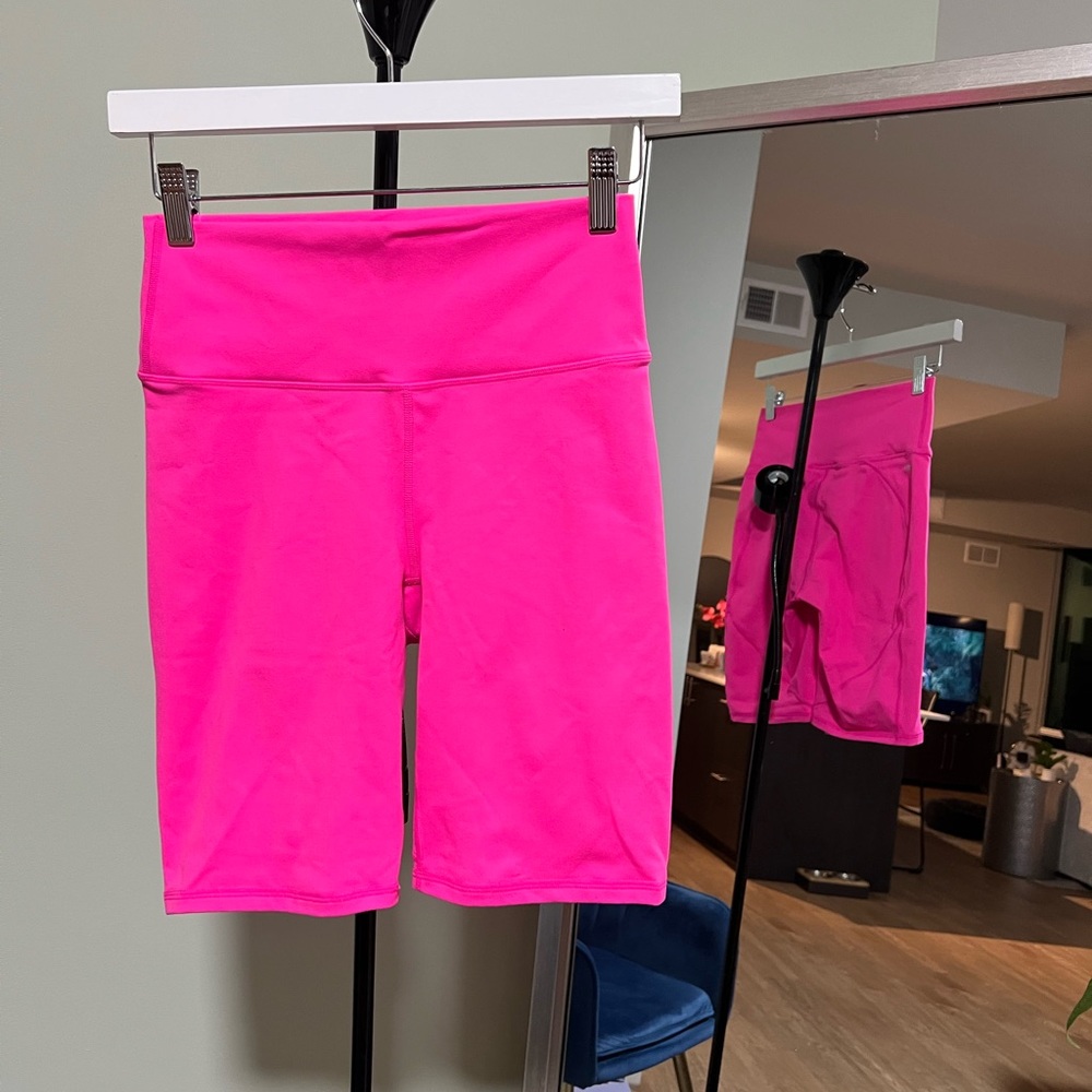 Fabletics Boost PowerHold® High-Waisted 6'' Short - Neon Pink Tropic - S